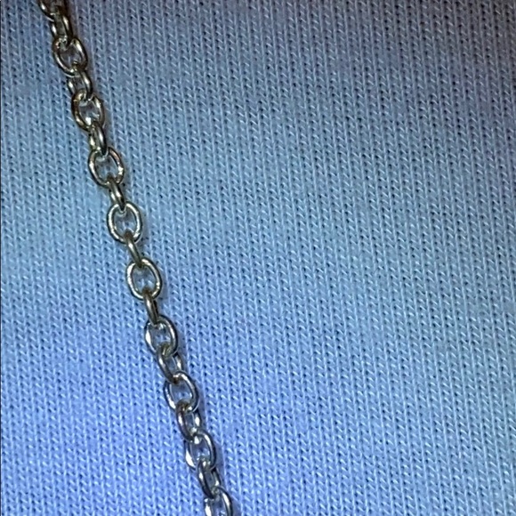 🧚🏻‍♀️ 5/$40! 🧚🏻‍♀️ Blue Oval Jem Necklace - Picture 4 of 4